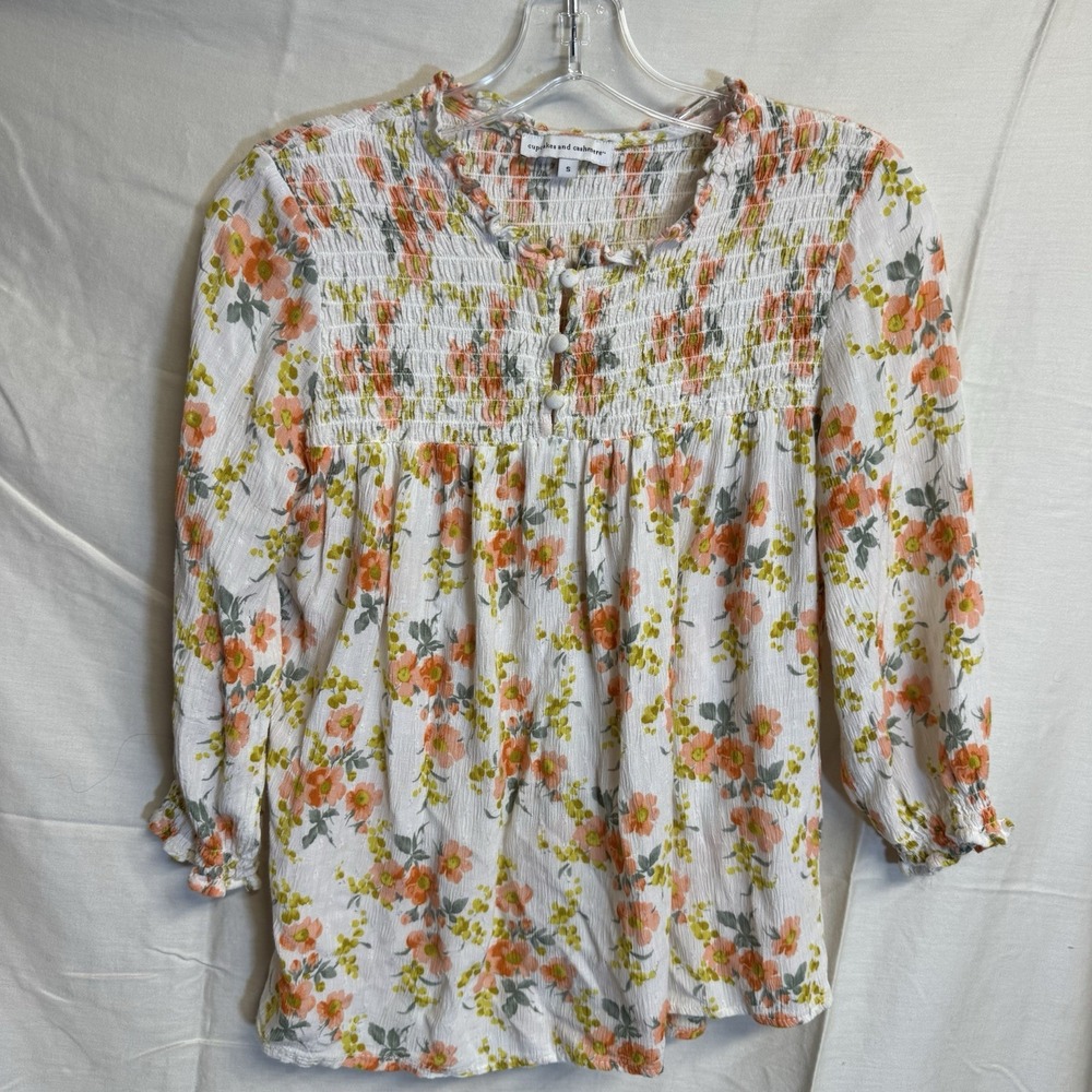 Cupcakes and Cashmere Womens Boho Floral Top 3/4 Sleeve Smocked Size Small